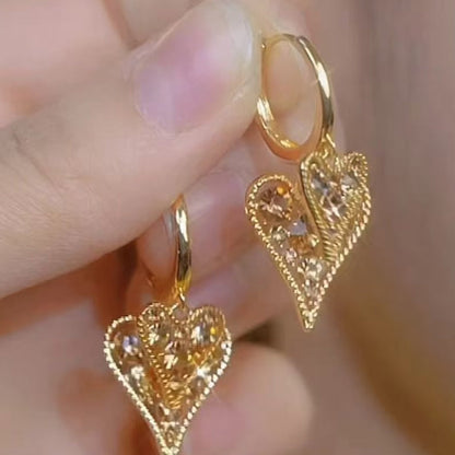 📢📢30% OFF !! ⏰Elegant Sparkling Heart Hoop Earrings