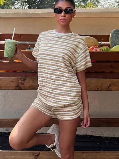 🌸 40% OFF NOW! 🌸American Vintage 2-Piece Set – Striped Tee + High Waist Shorts