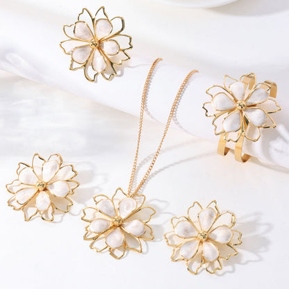 📢📢50% OFF !! ⏰Elegant Double Layer Hollow Flower Jewelry