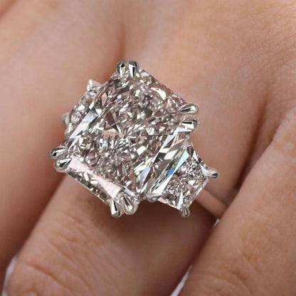 📢📢40% OFF !! ⏰Elegant Square Cut Zircon Ring