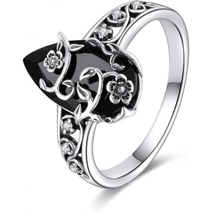 💍 Vintage Floral Black Gemstone Ring – Timeless Boho Elegance